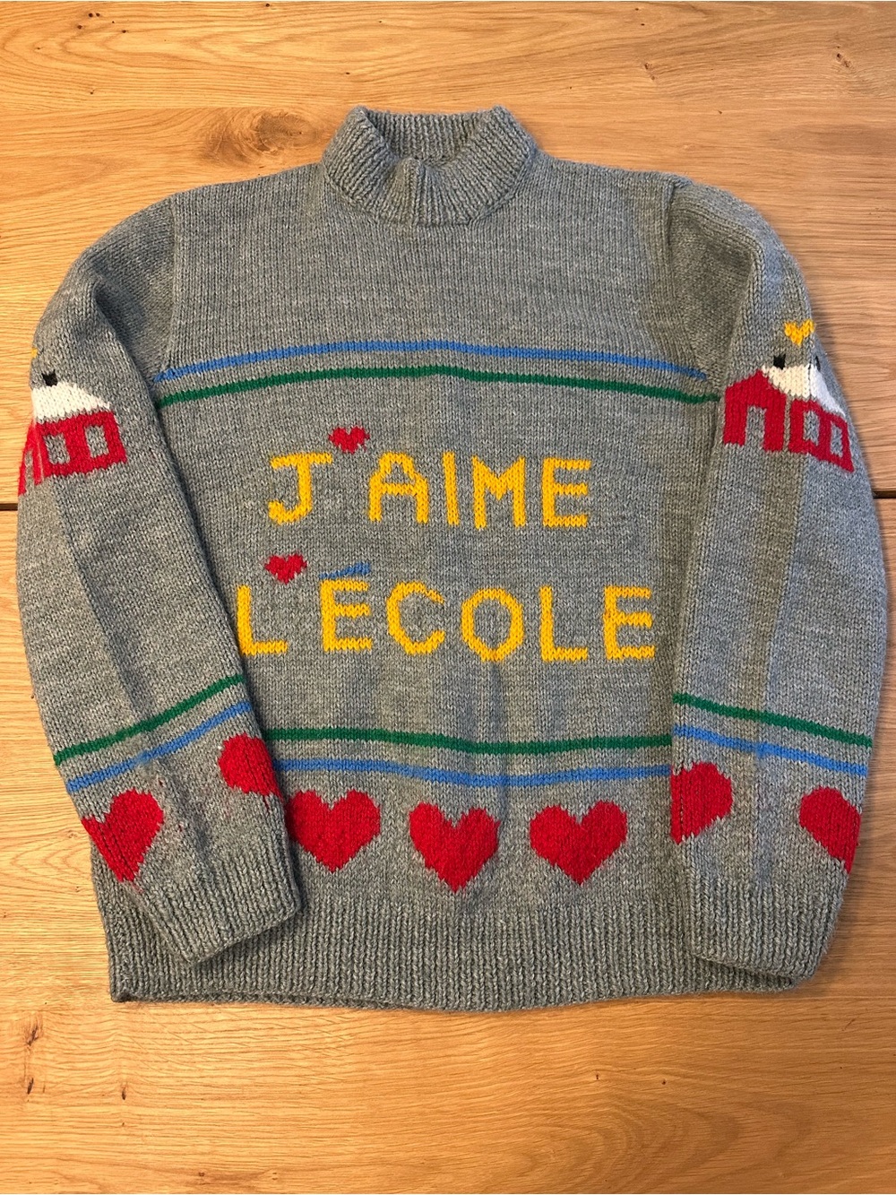 Vintage "J'AIME L'ÉCOLE" Grey Pullover Knit Sweater Hearts Schoolhouse